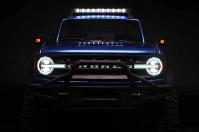 Трофи модель Yikong 4083 V3 1/8 crawler Bronco (Sky Blue) RTR